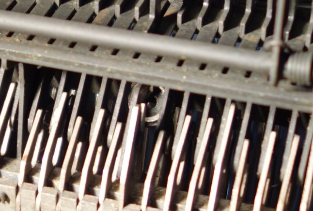 thumbNutInKeyLeverLinkage