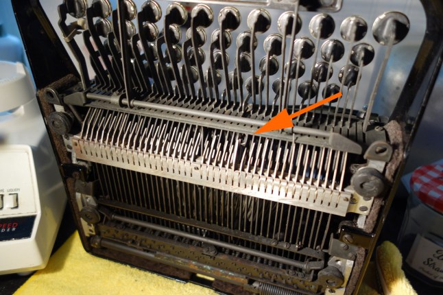 thumbNutJammedInLinkage2