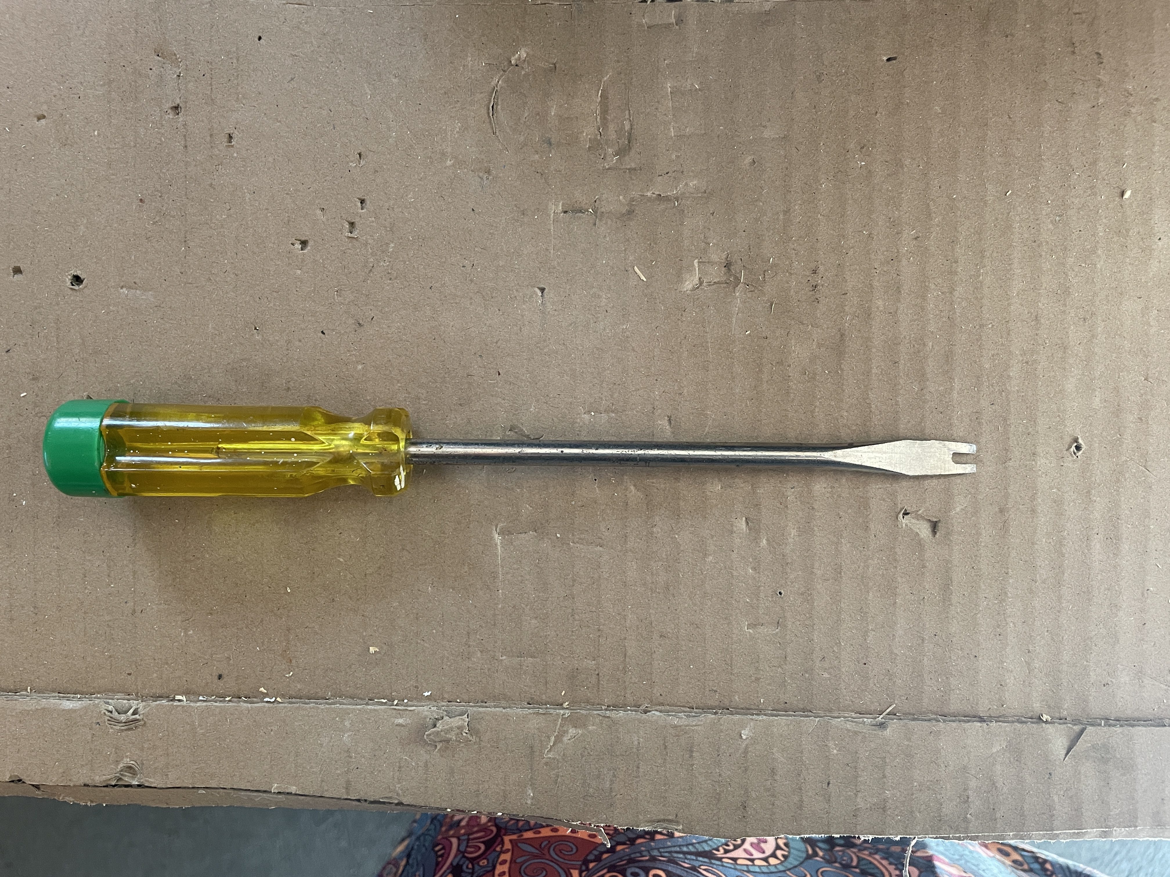 Modified screwdriver for bending typewriter parts