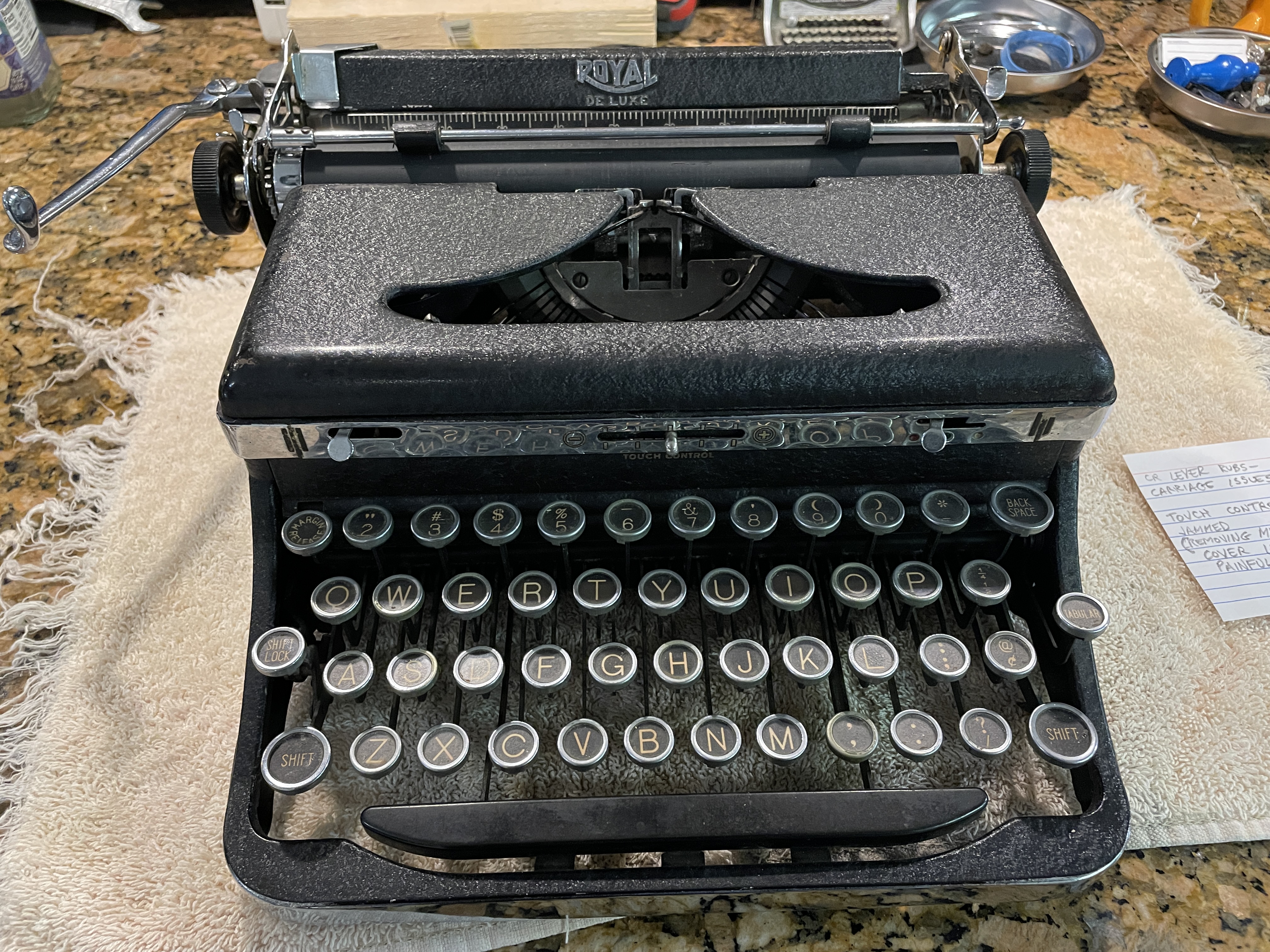 Royal De Luxe portable typewriter - 1937