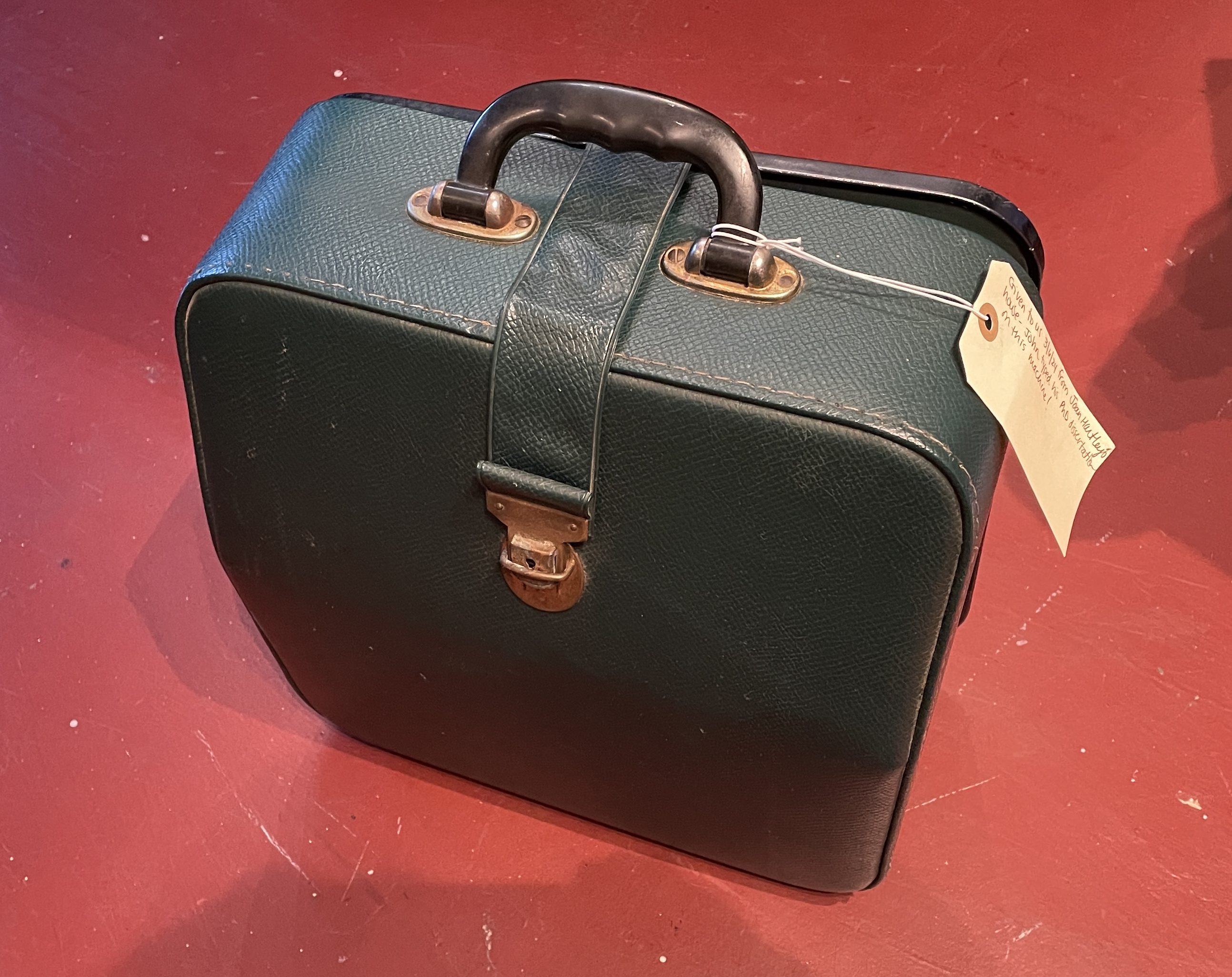 Hermes 2000 green vinyl carry case