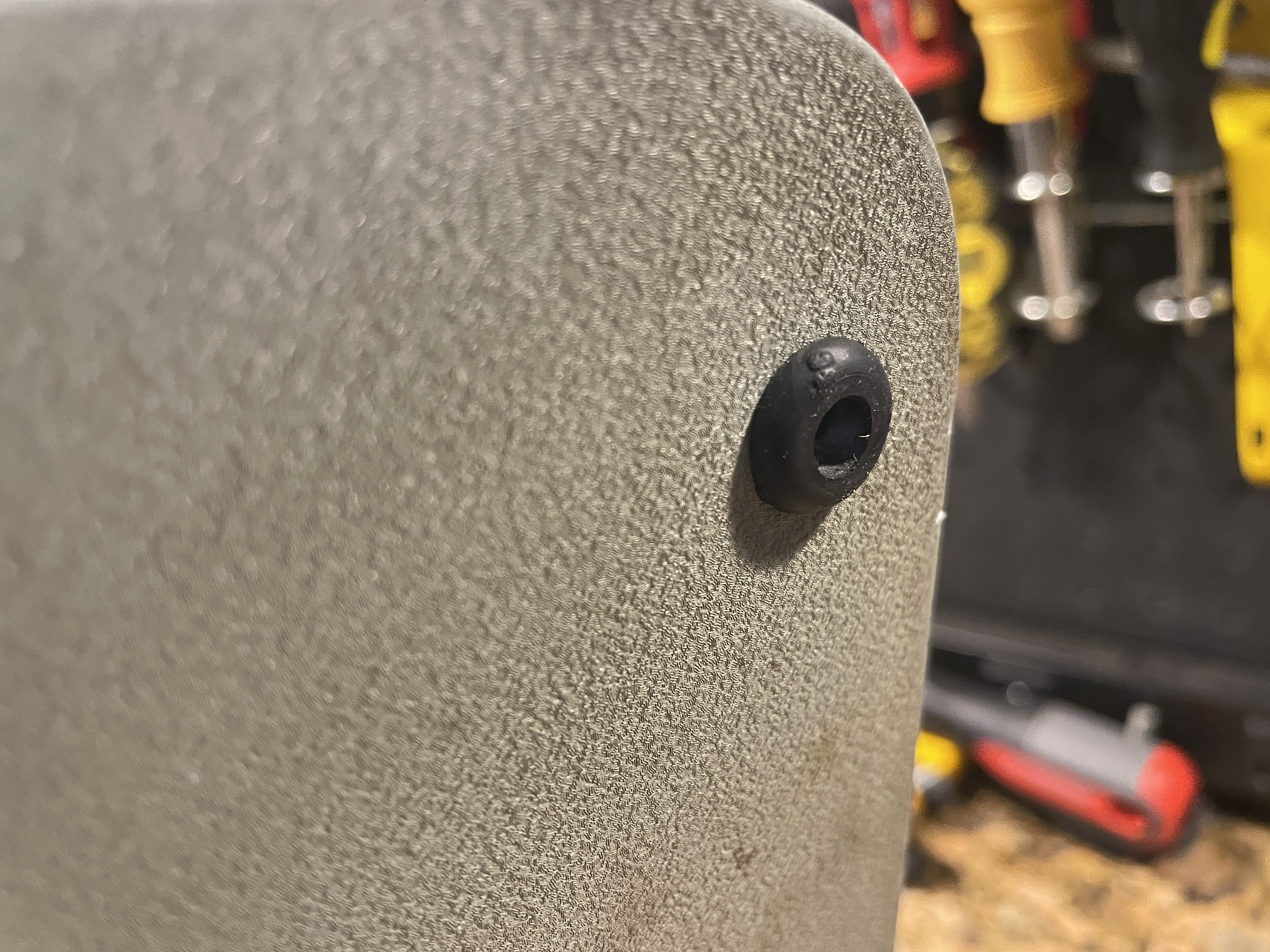 rubber grommets as feet for Hermes Rocket