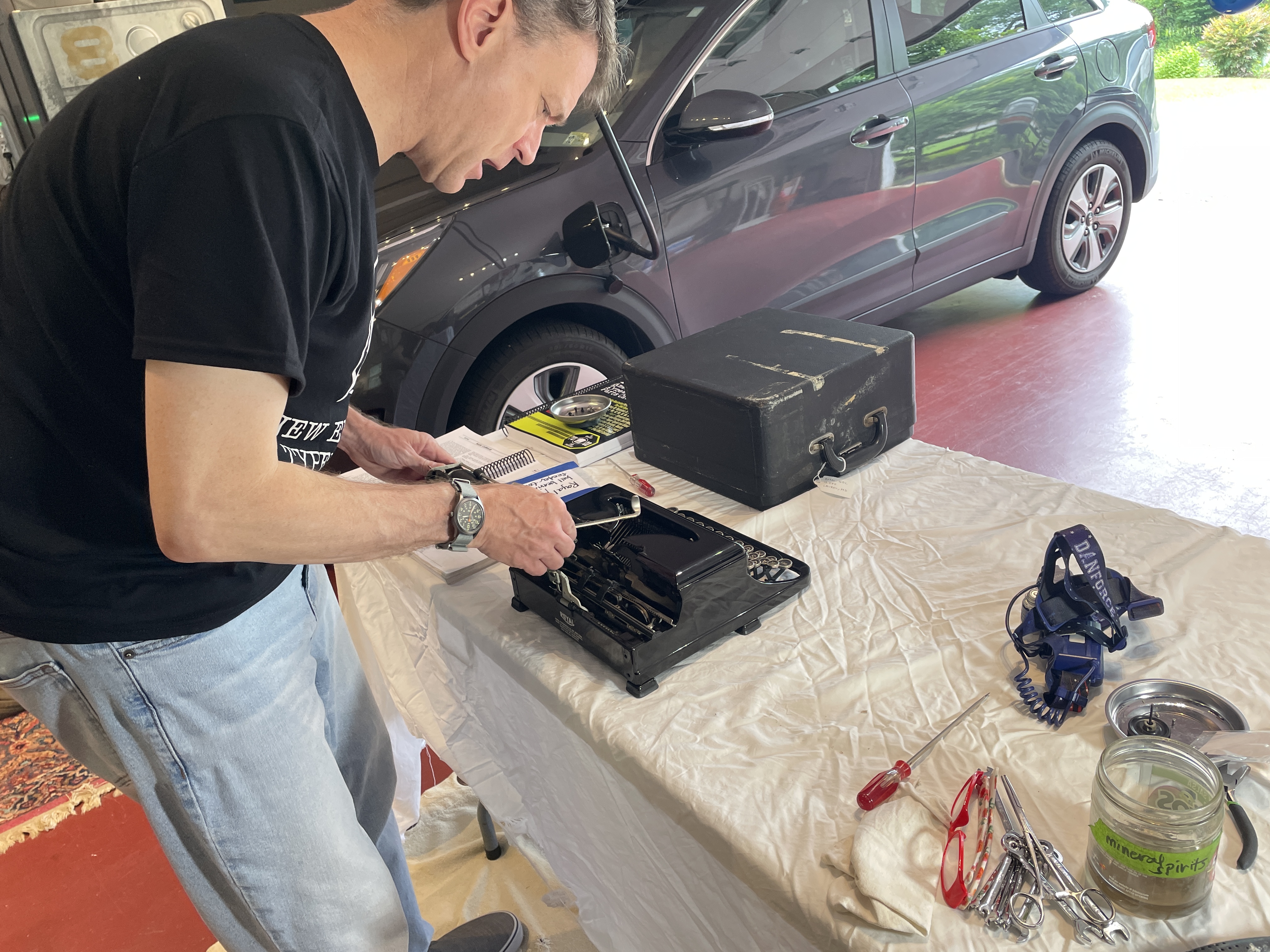 Removing the carriage from a Royal O portable typewriter