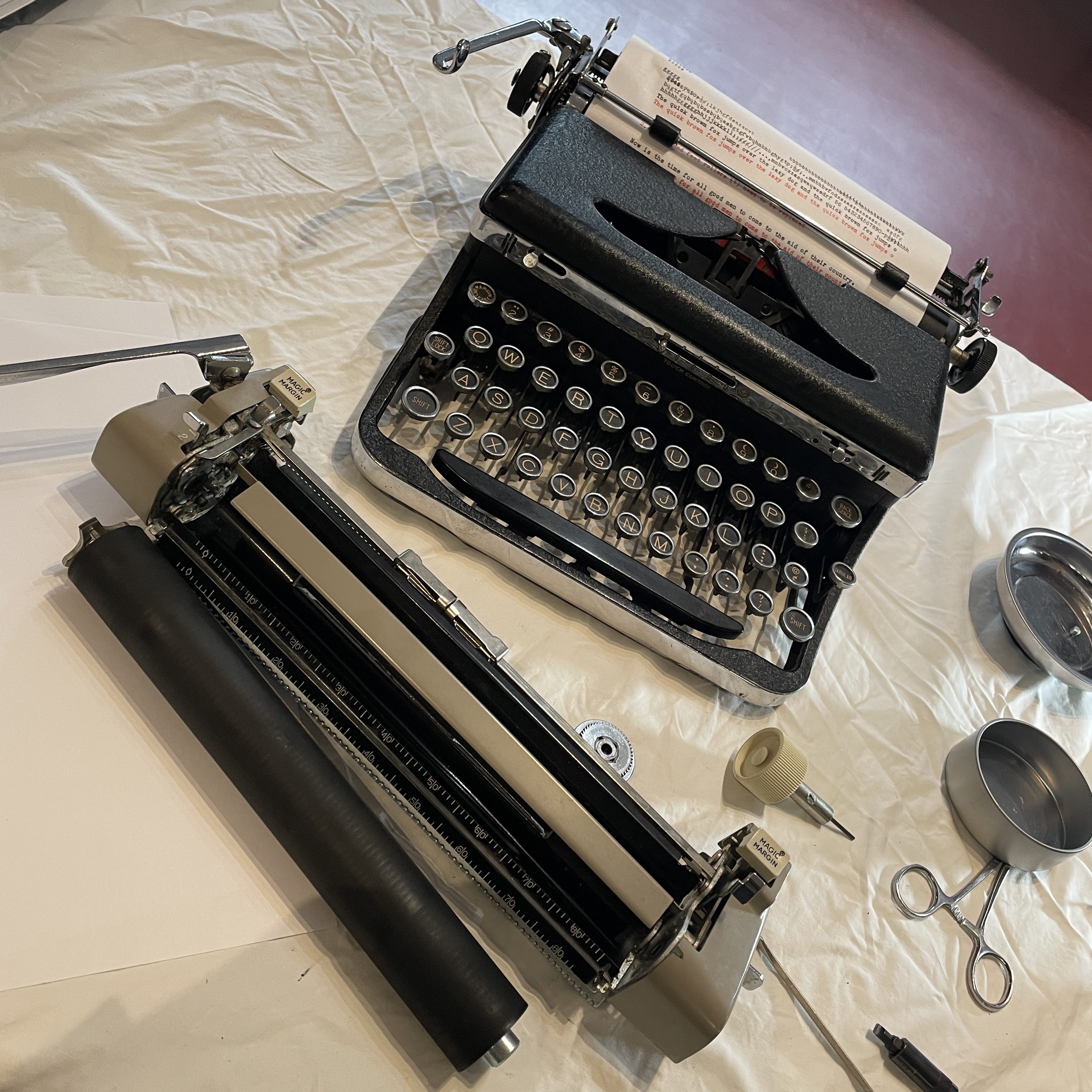 platen from 1966 Royal Safari works as a replacement for the platen in a 1938 Royal De Luxe