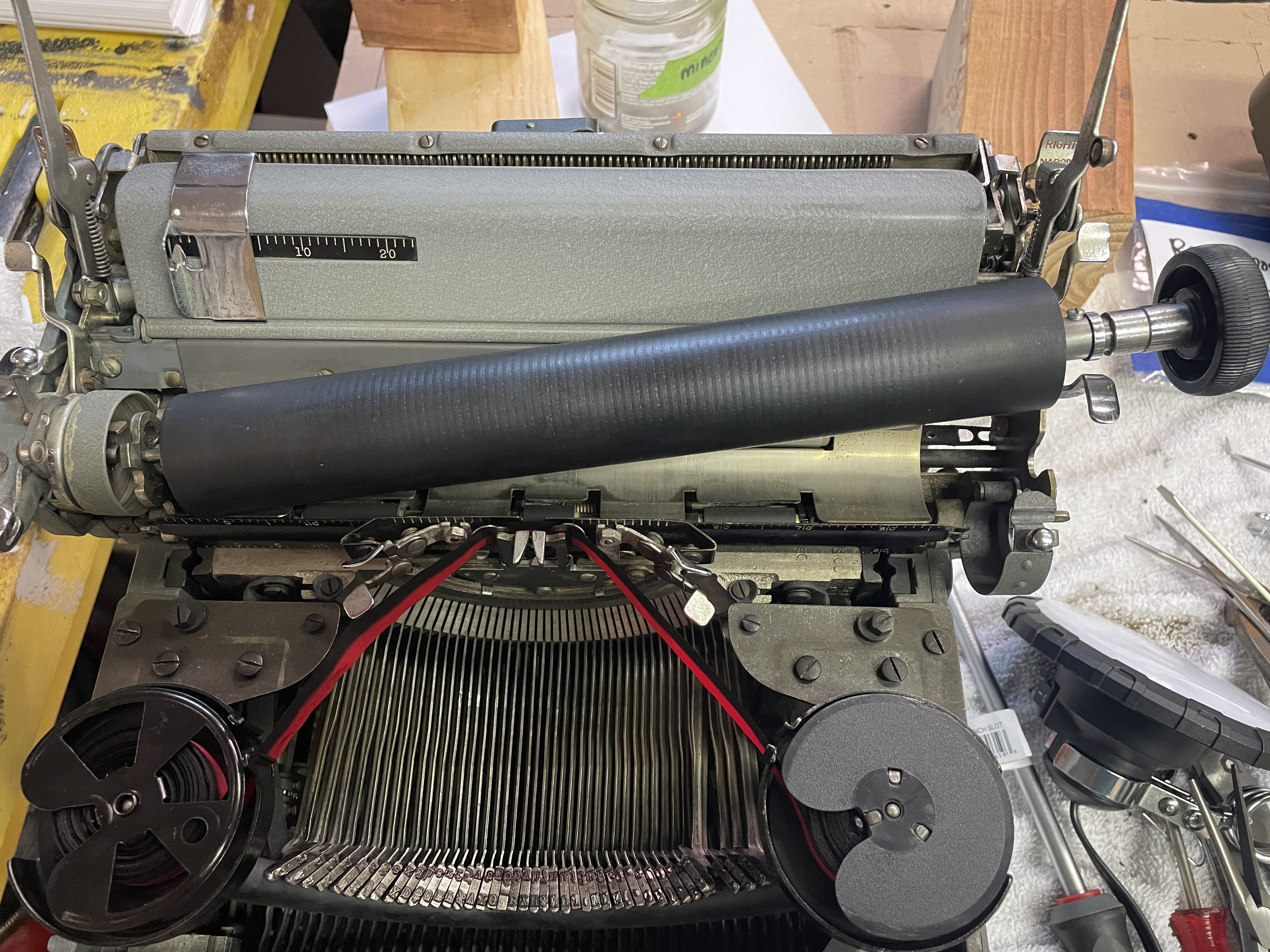removal of platen from Royal KMG typewriter