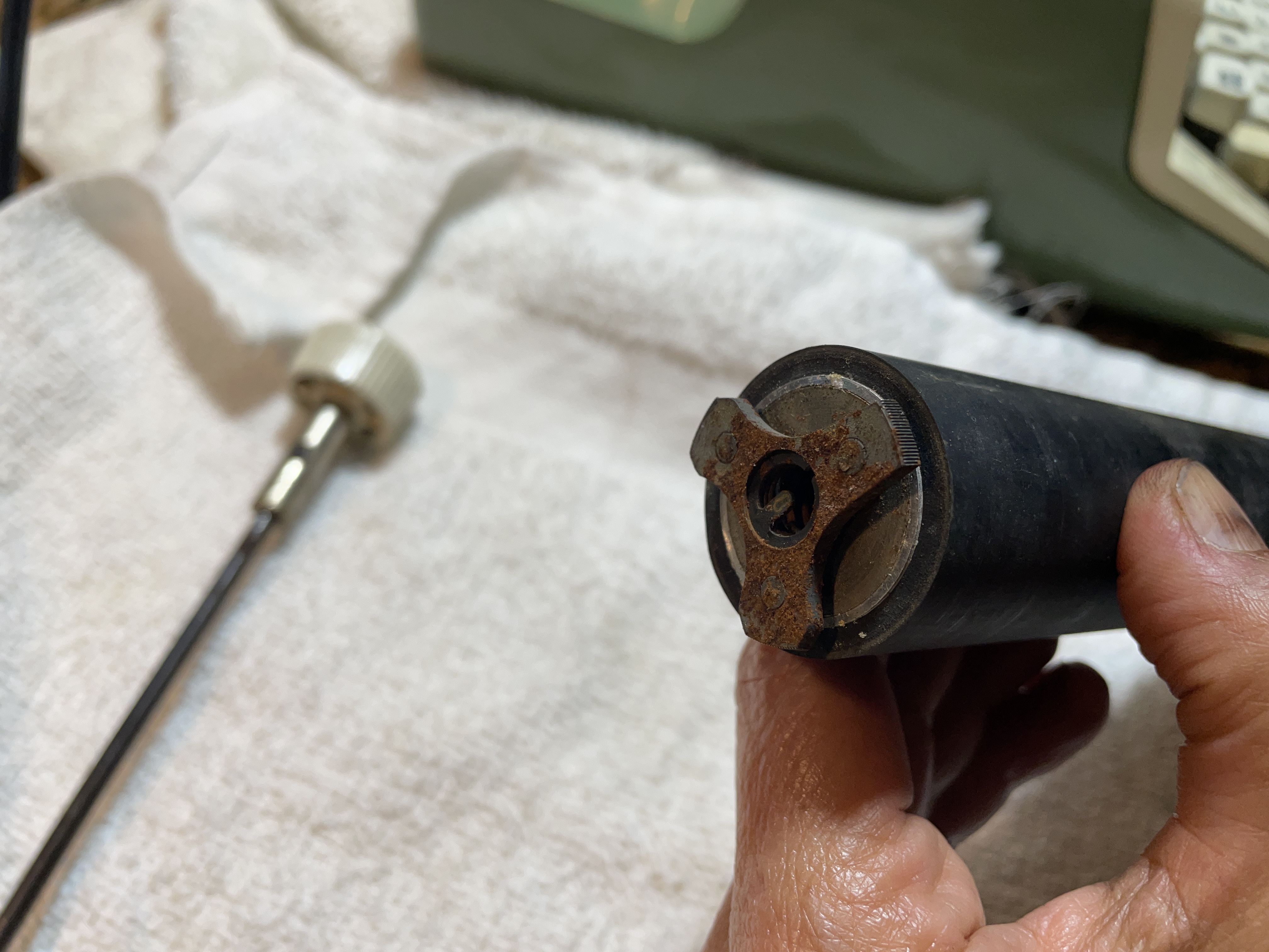 Variable/ratchet on platen rusted down