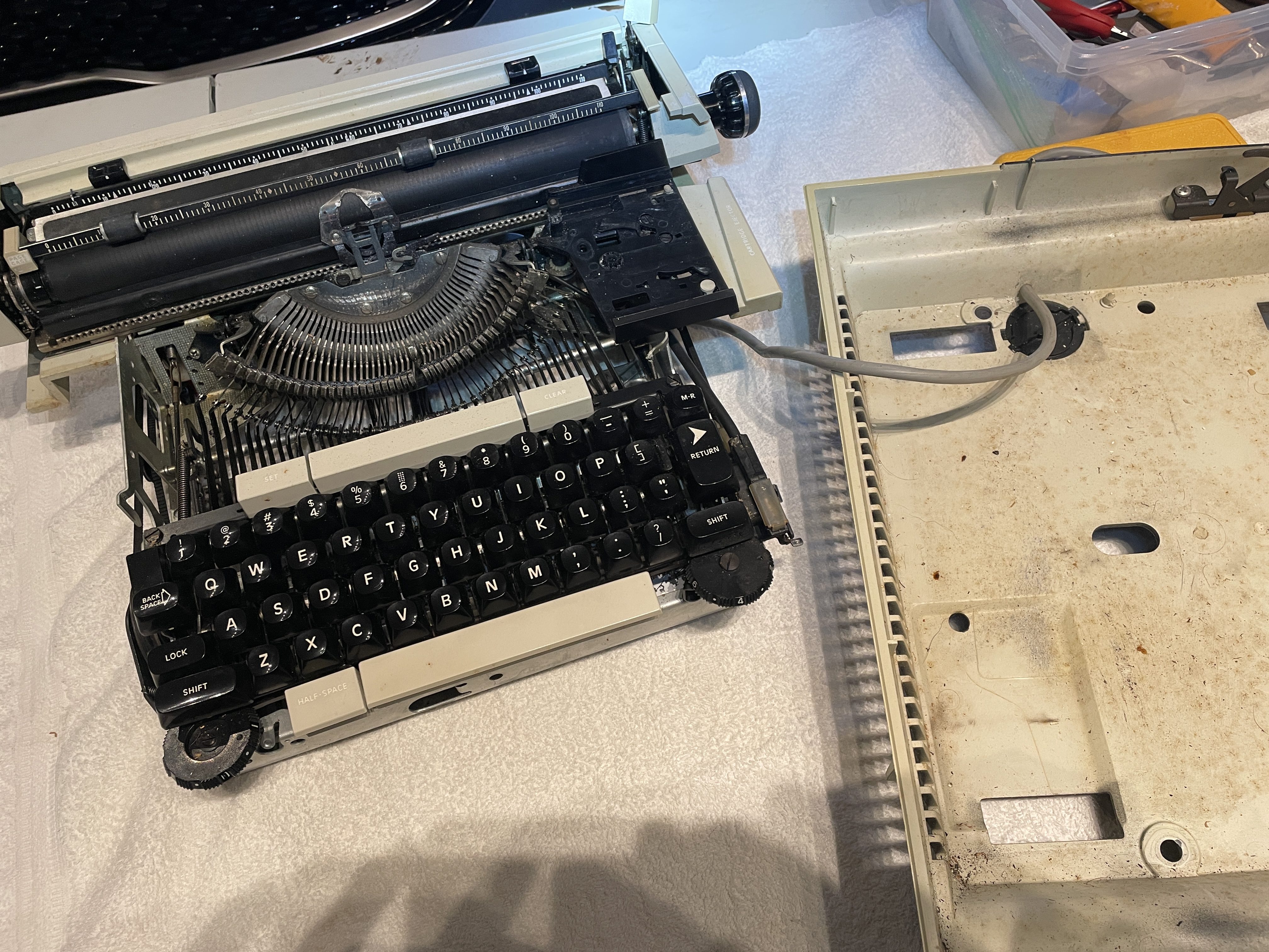 Bottom cover of Coronamatic 2500 removed