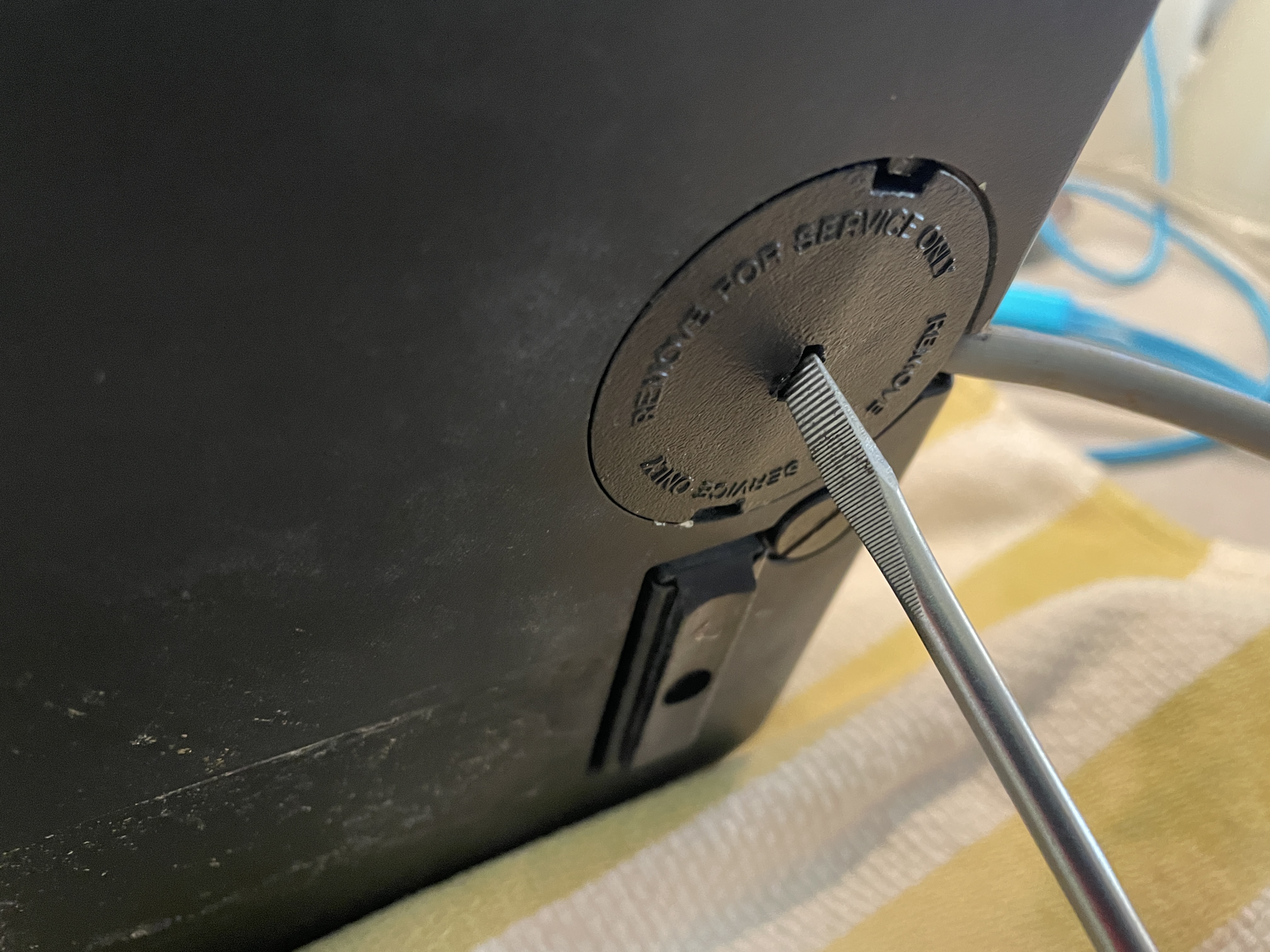 electrical cord plug plate