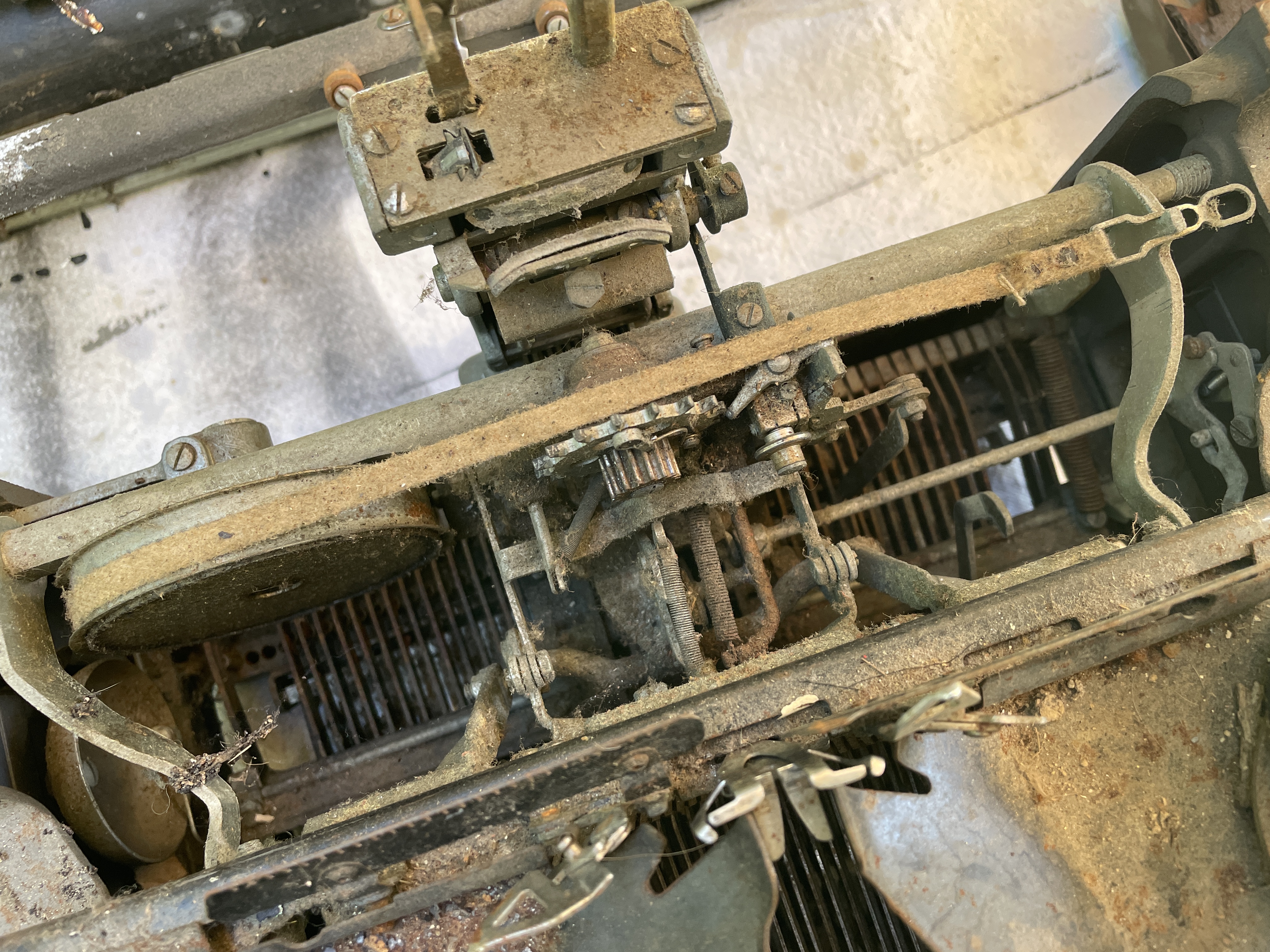 Carriage removed from Underwood standard typewriter