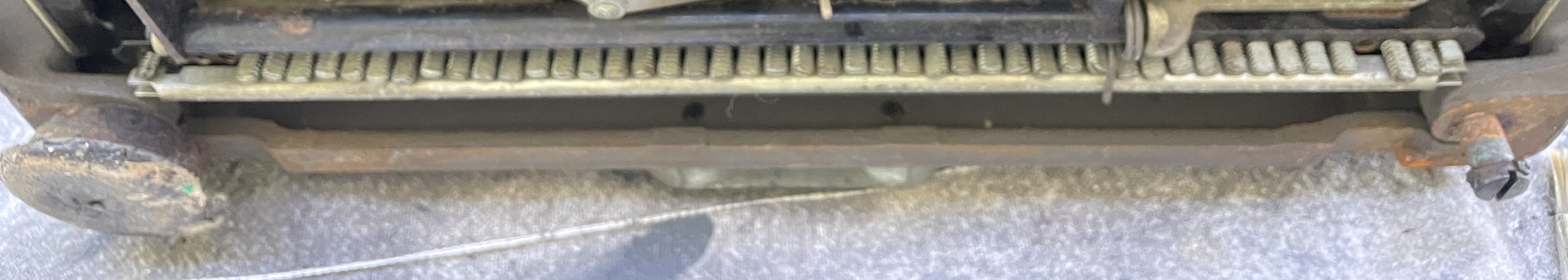 Crumbling and missing feet on a 1952 Underood standard typewriter replaced with 3D printed ones