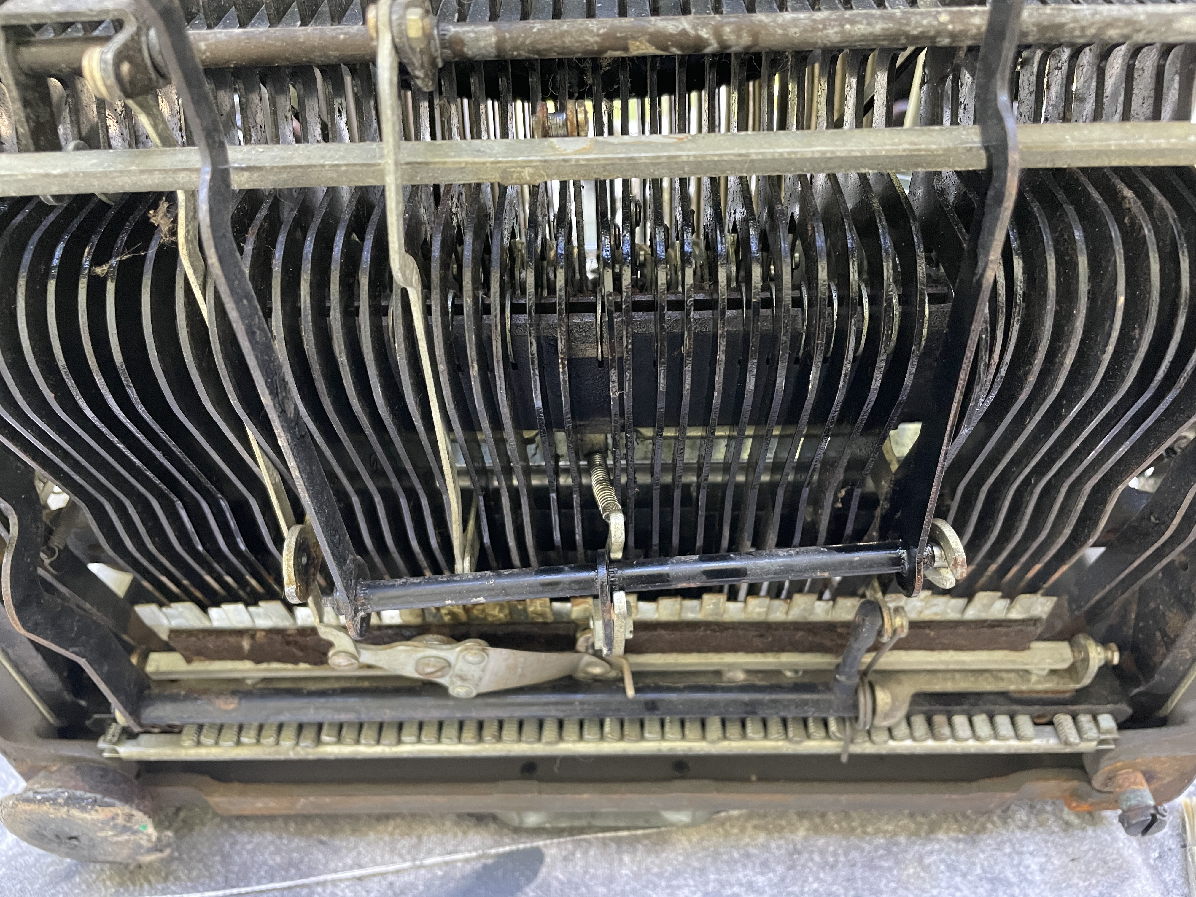 1952 Underwood Rhythm Touch with mangled space bar