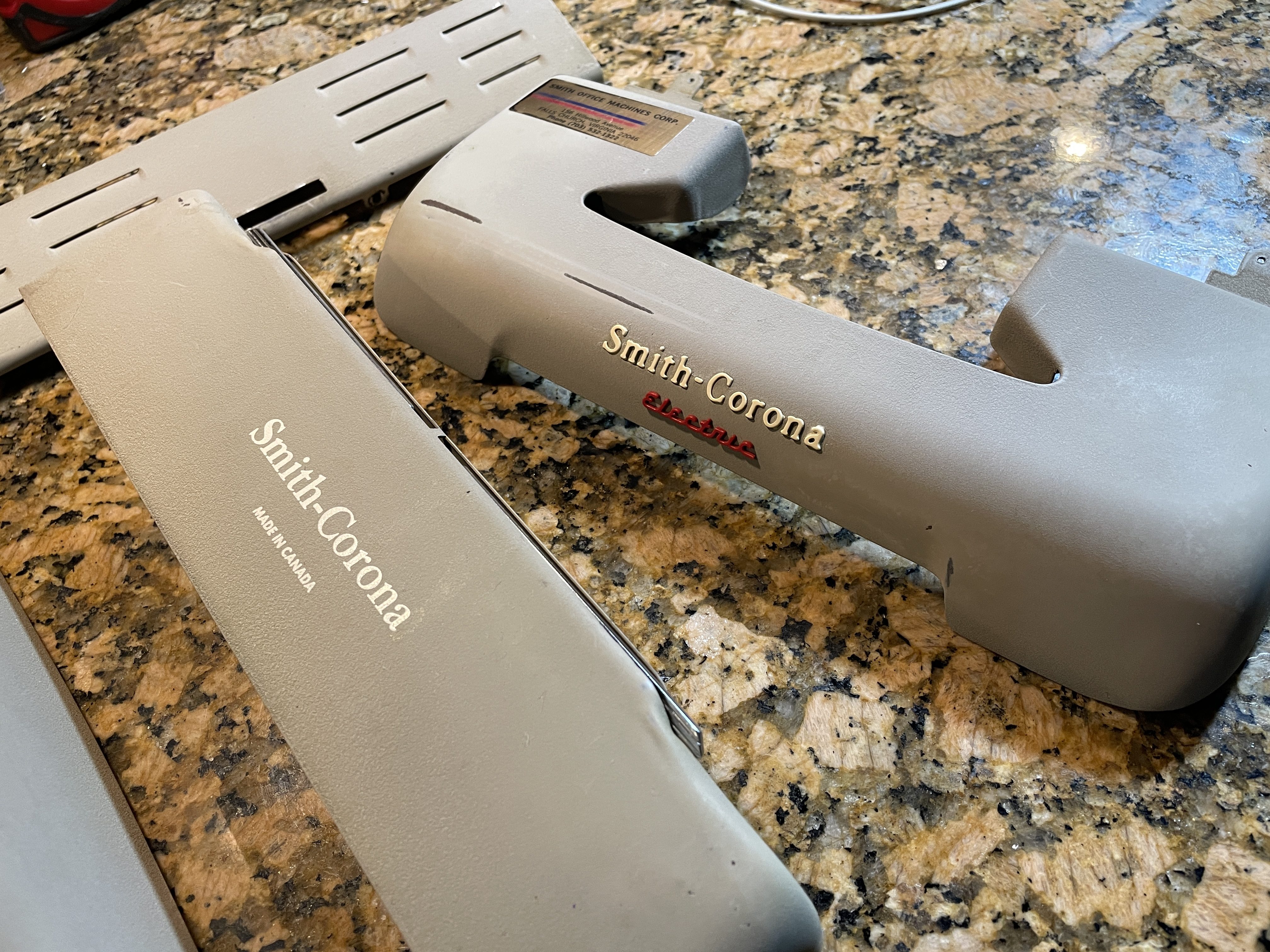 smith-corona 5te shell cleaned with simple green and water