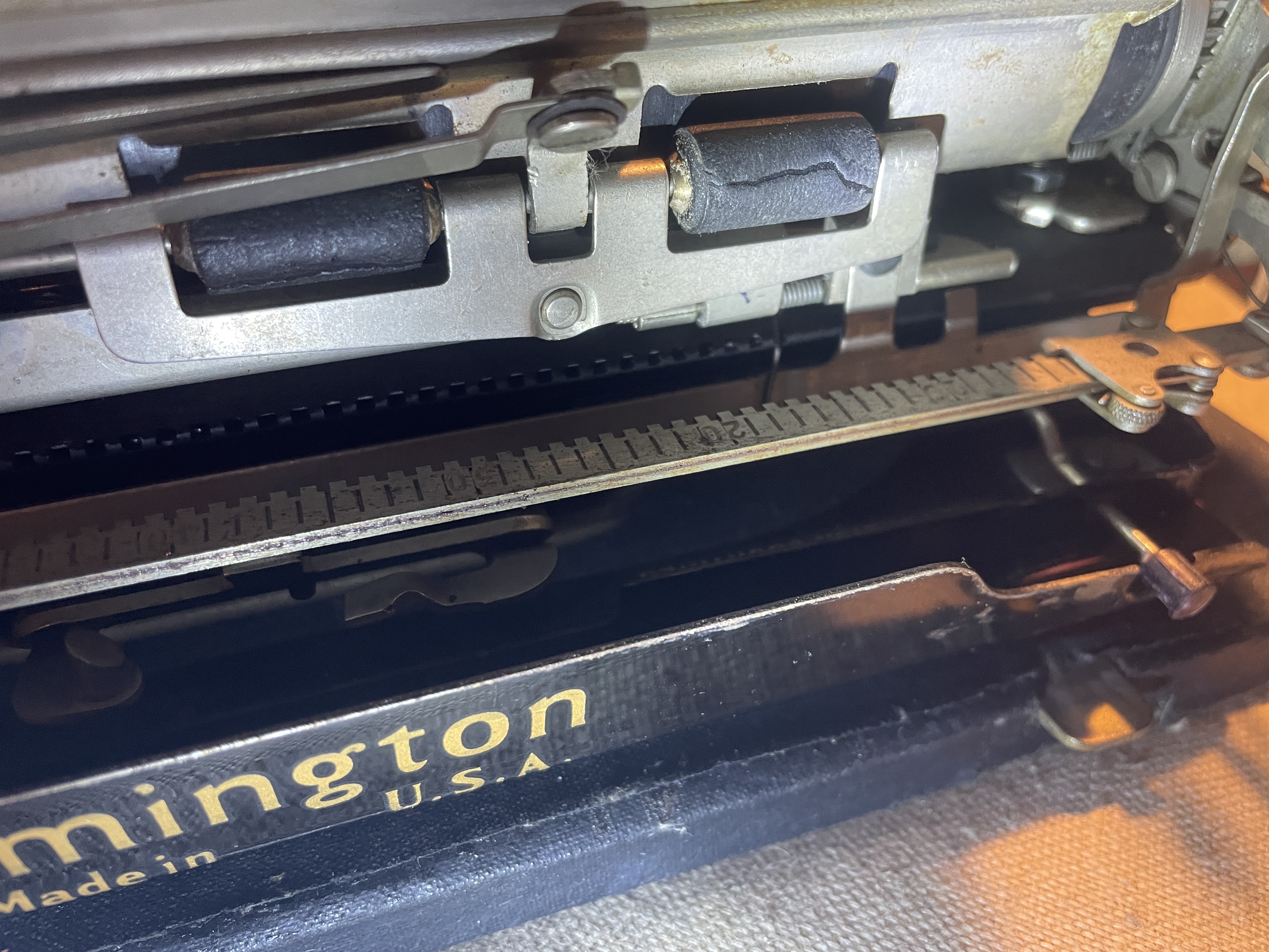 1934 Remington Portable Model 5 typewriter with bad feed rollers