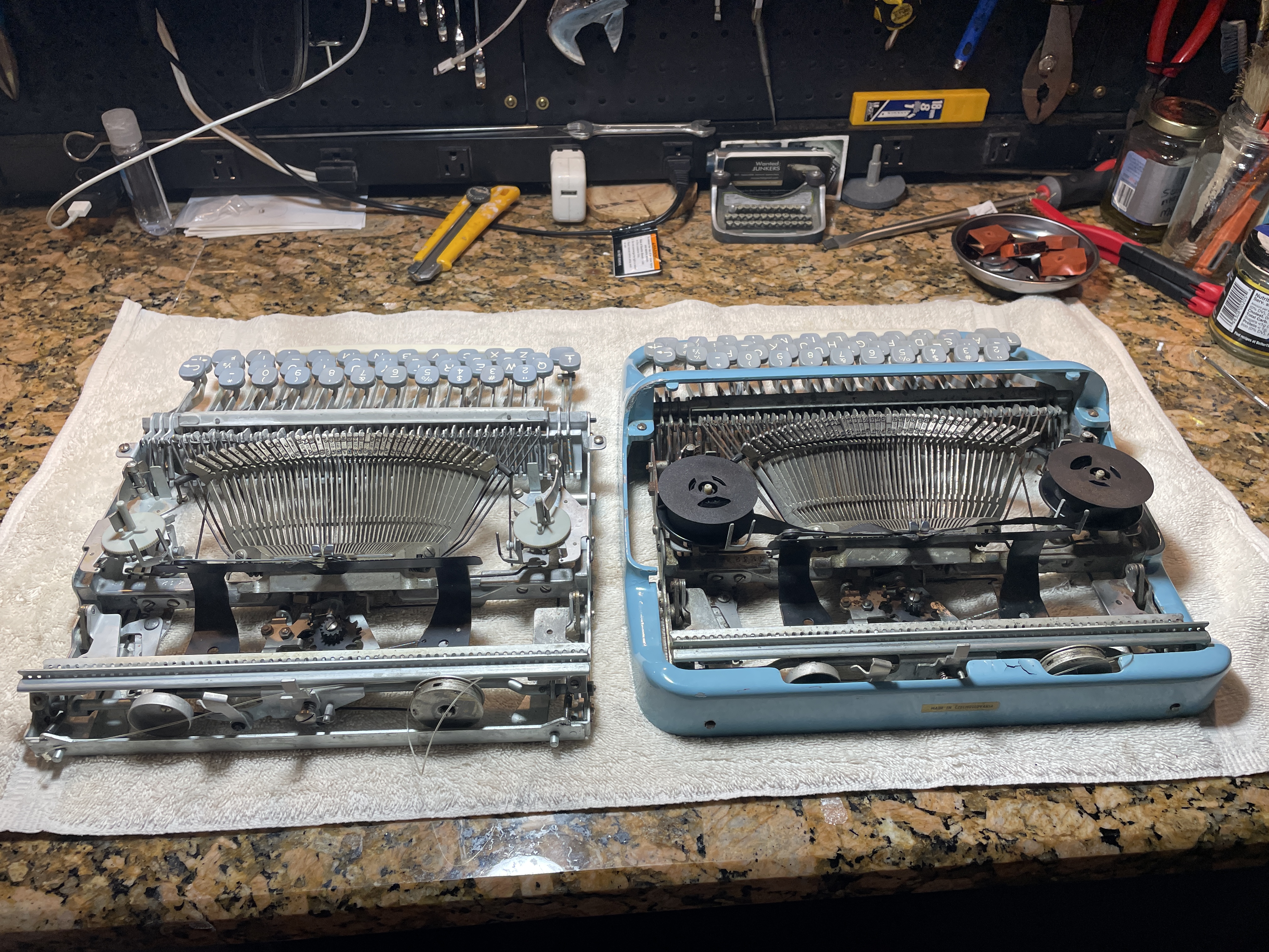 Carriage removed from Consul 232 typewriters