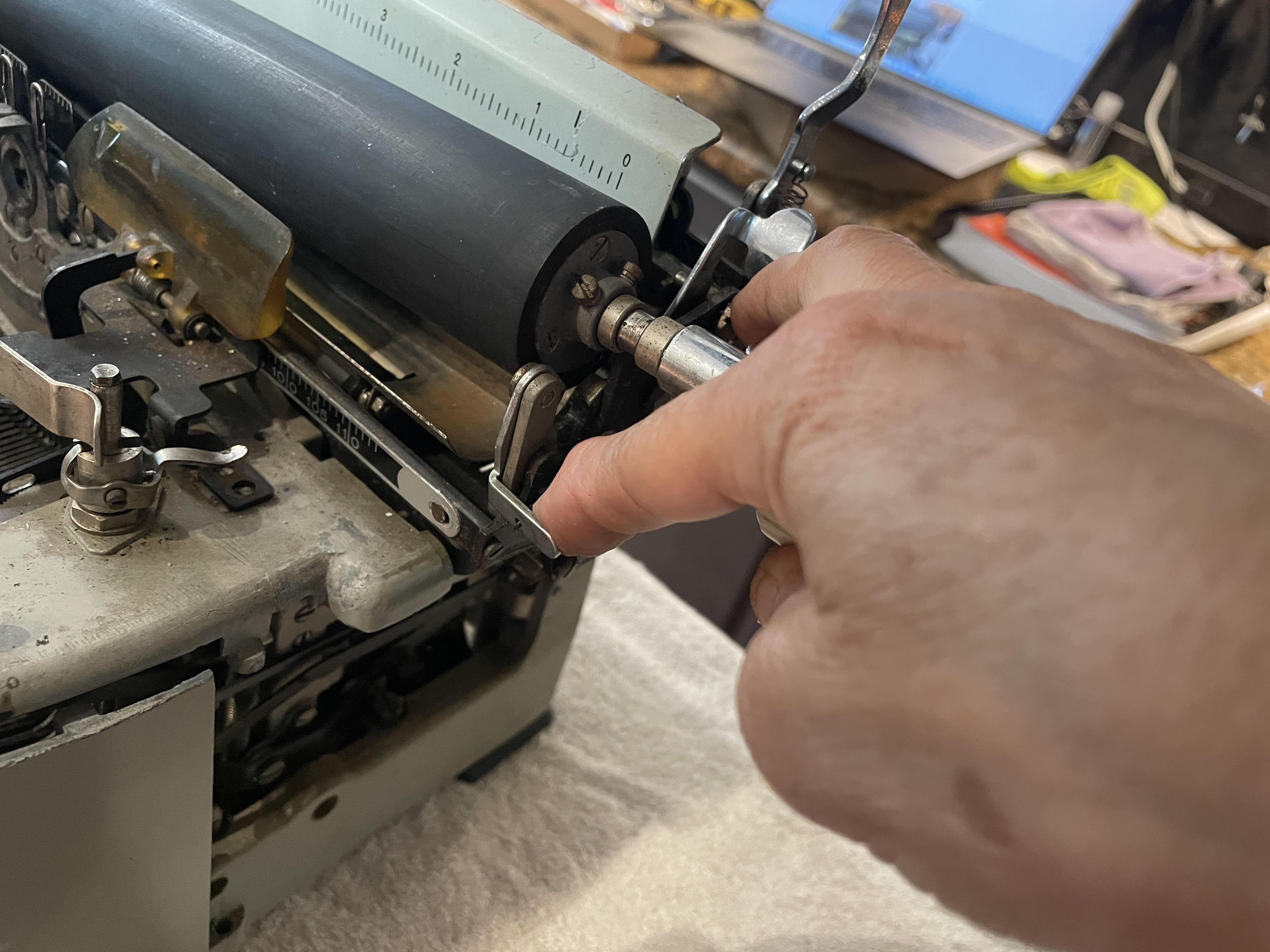 Removing a platen from a 1962 R. C. Allen VisOmatic A