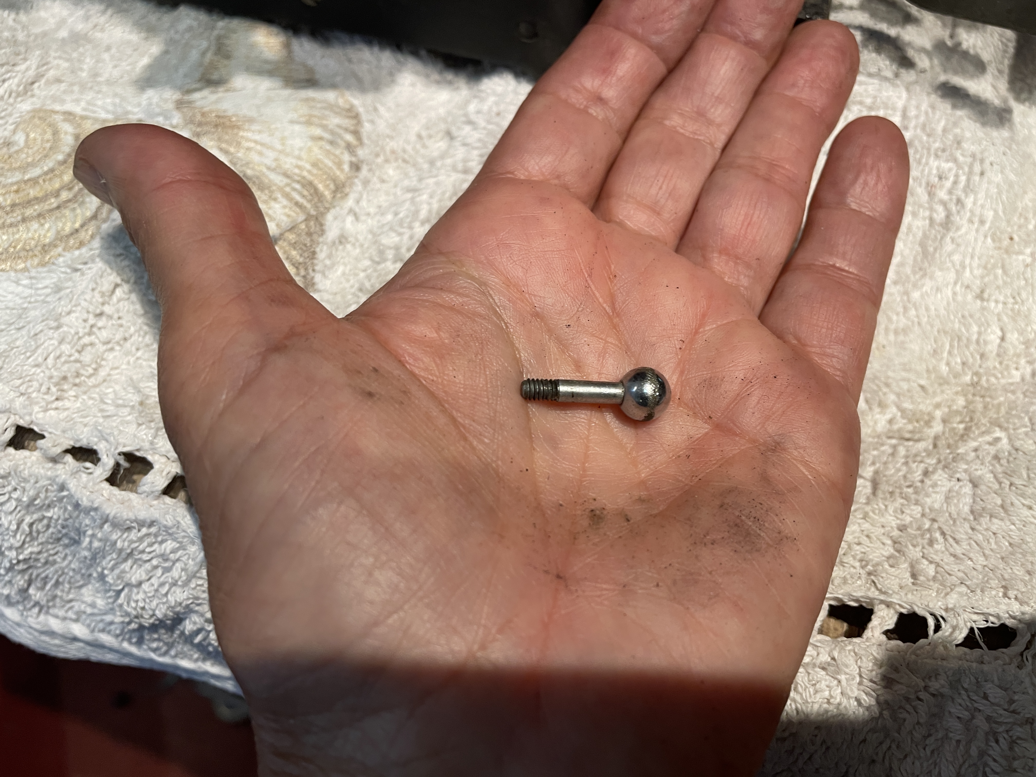 1940 Underwood Master - tension control knob unscrews