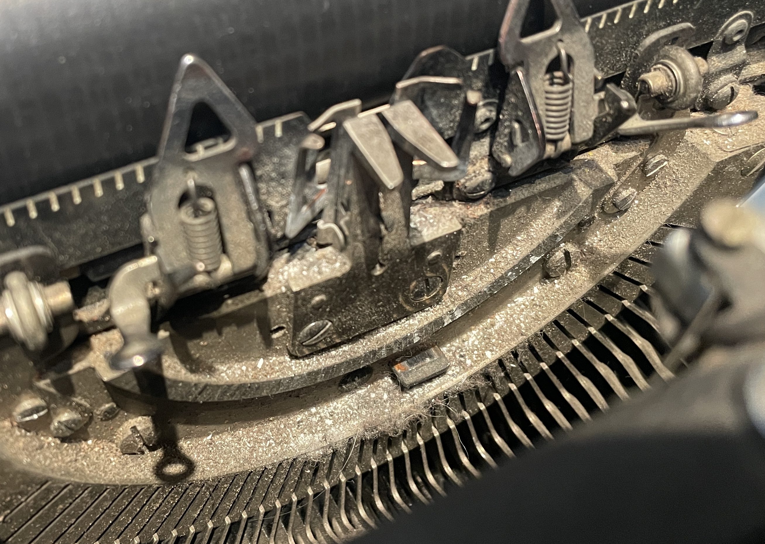 dirty segment on 1940 Underwood Master typewriter