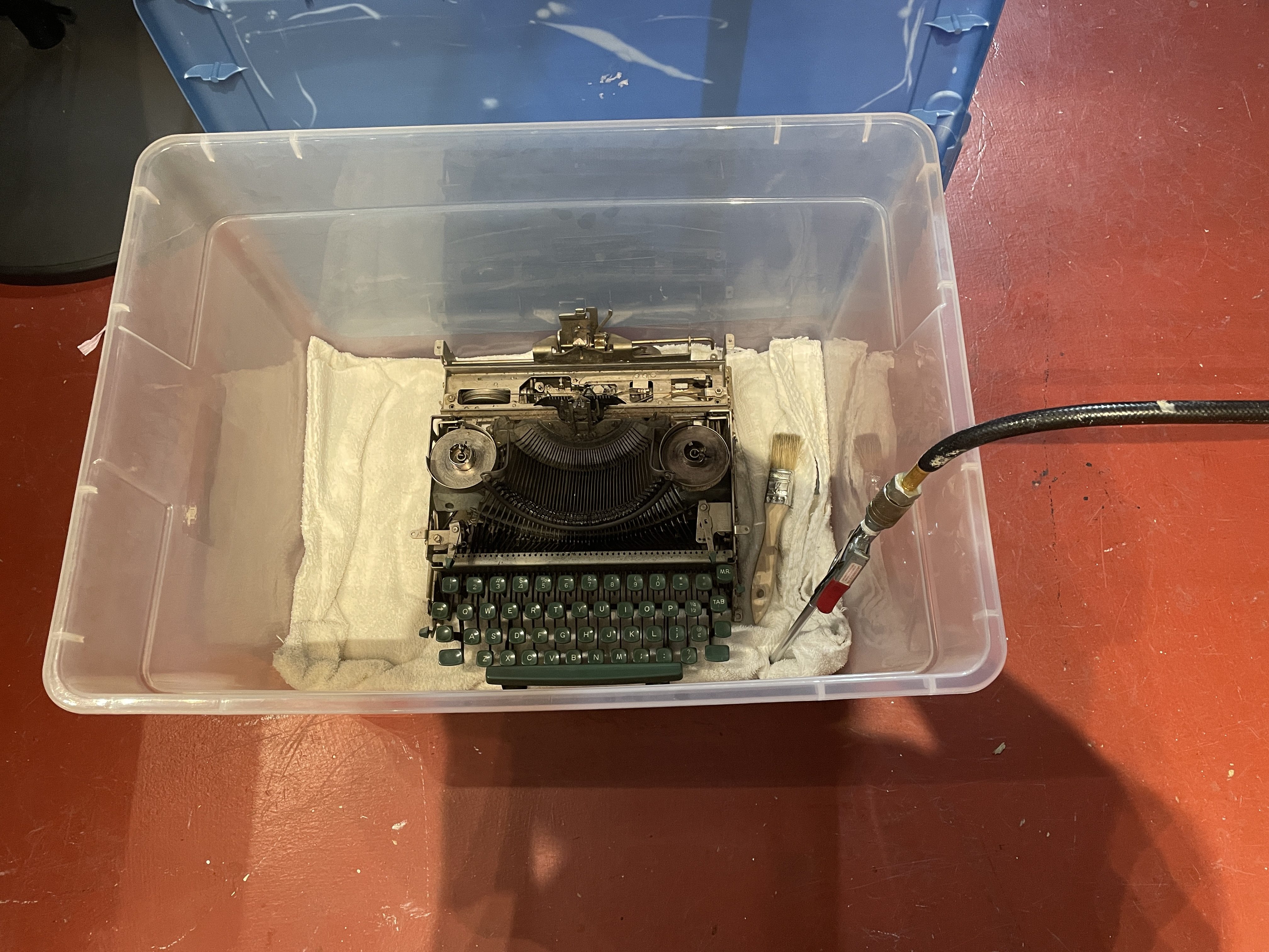 cleaning 1958 Remington Quiet-Riter typewriter