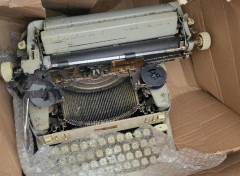 shipping damage to 1962 R. C. Allen VisOmatic A