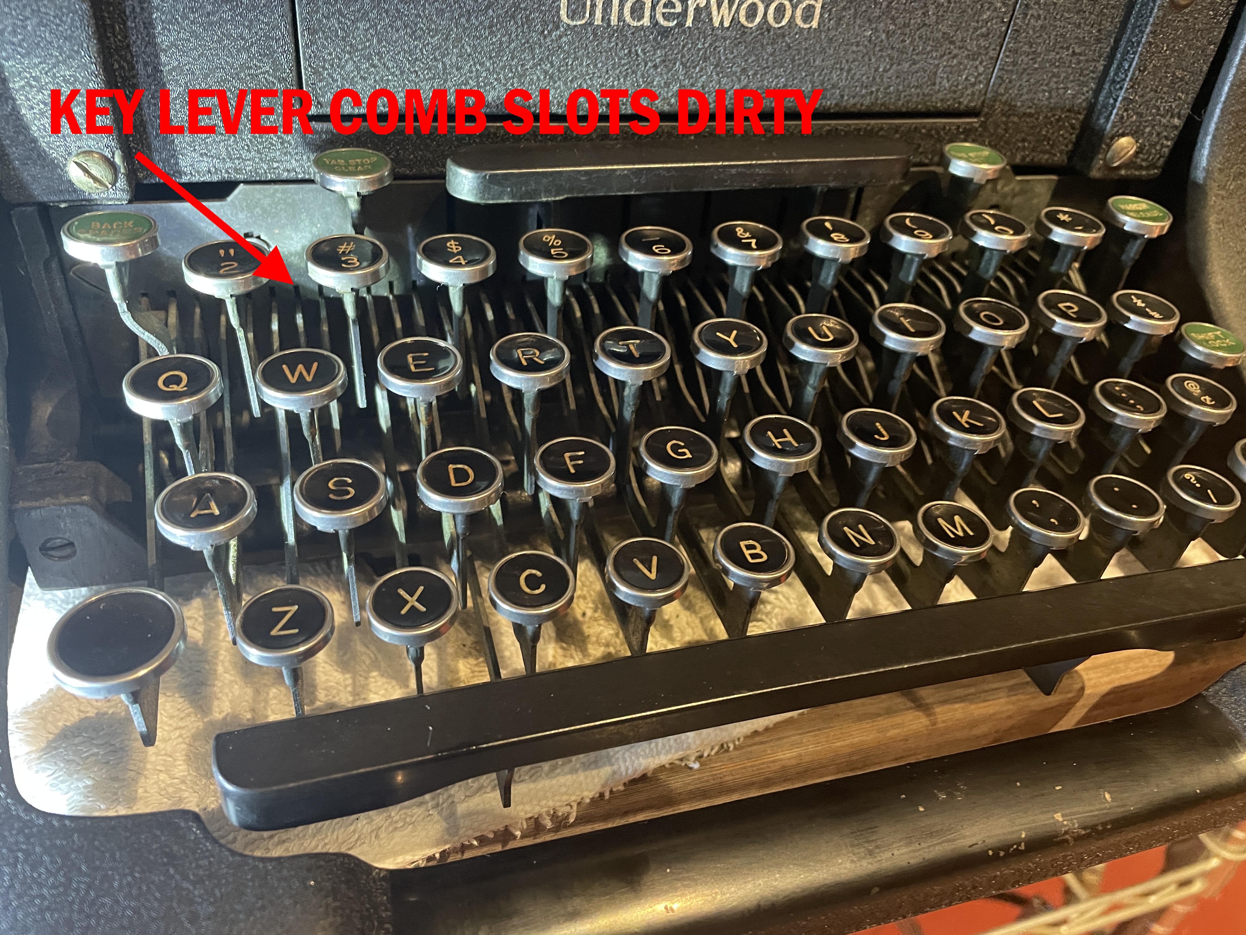 dirty key lever comb on 1940 Underwood Master typewriter