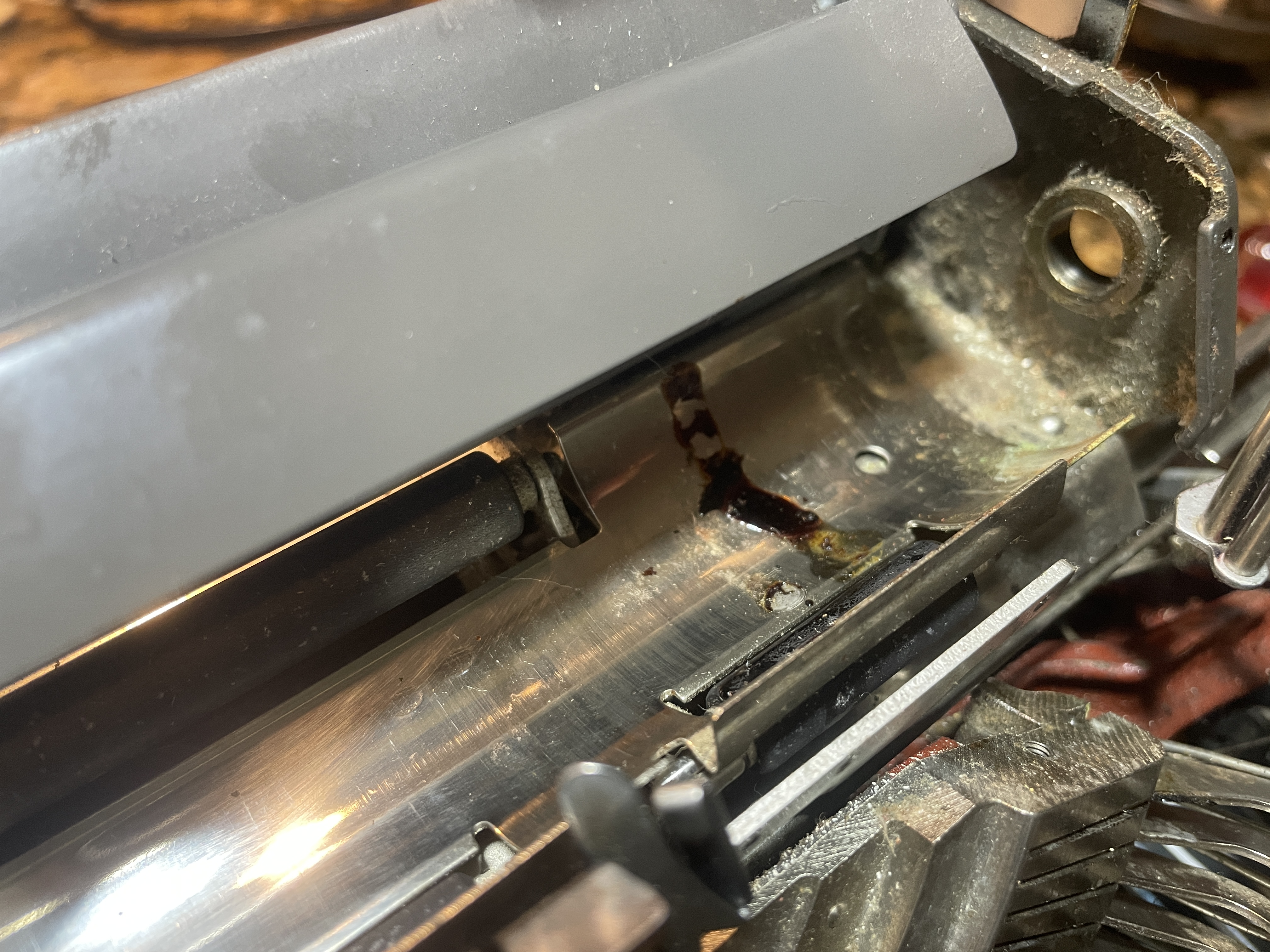old adhesive 1963 Olympia SM7