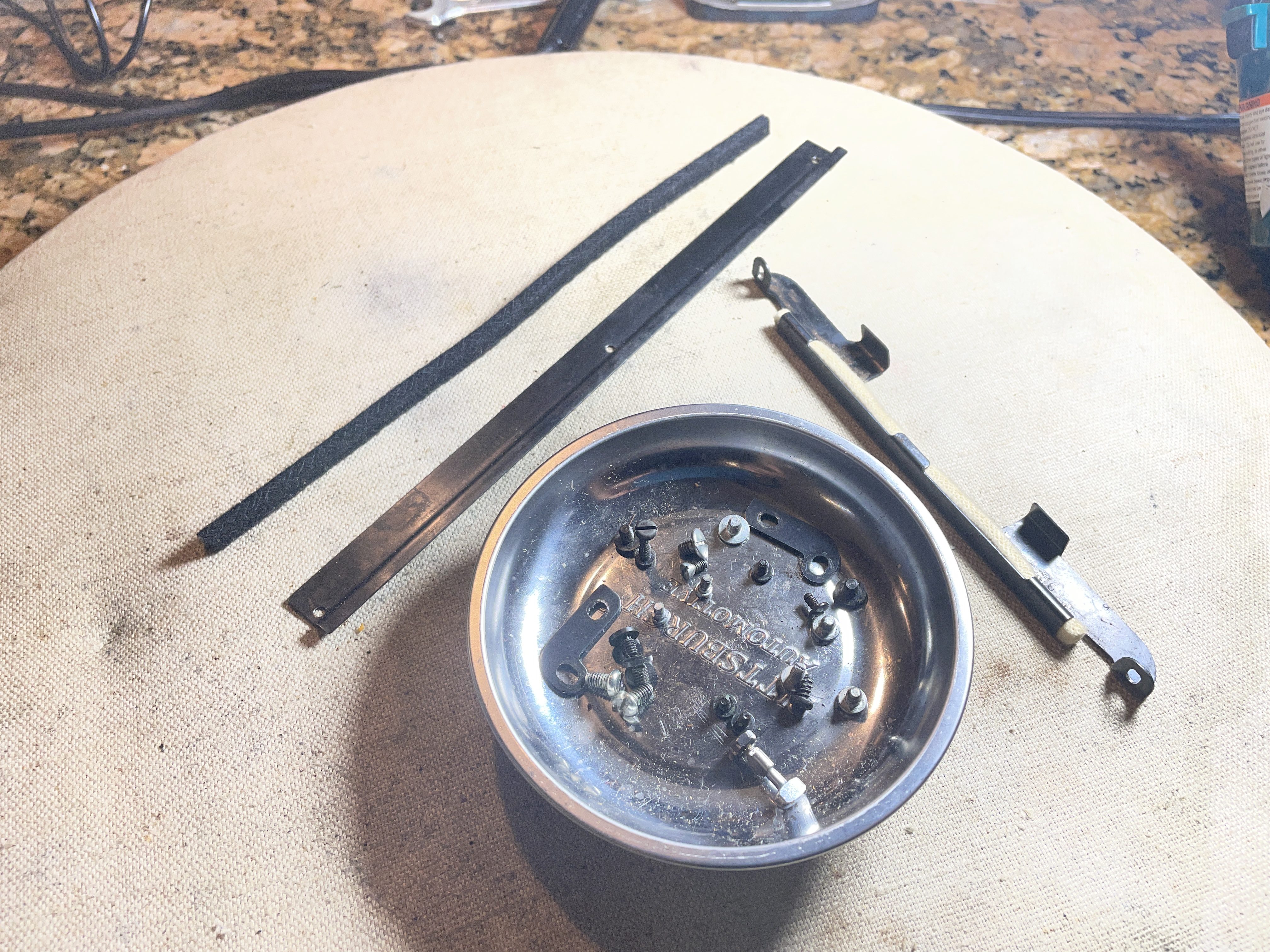 strange parts 1957 Royal Quiet De Luxe