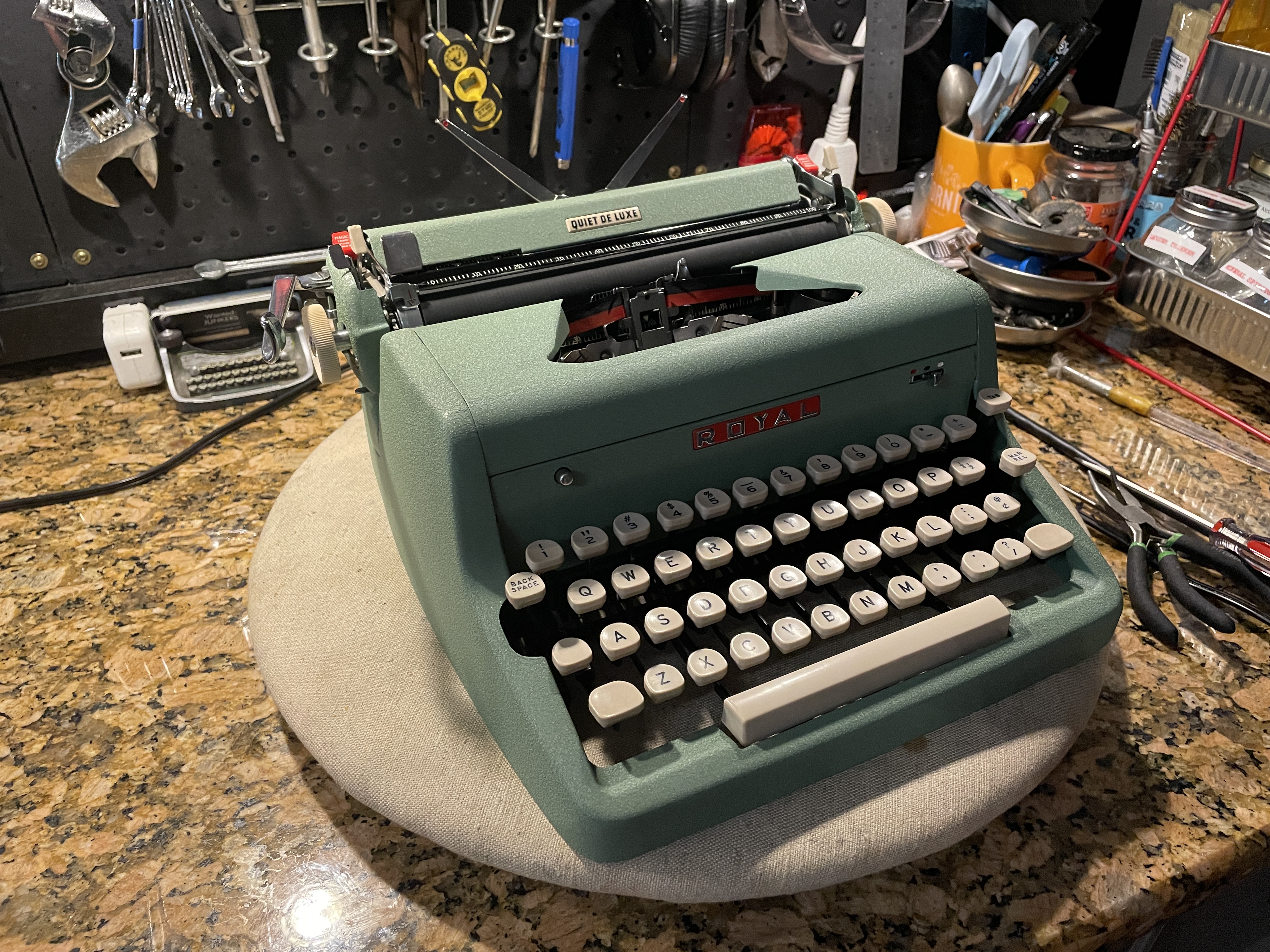 1957 Royal Quiet De Luxe typewriter