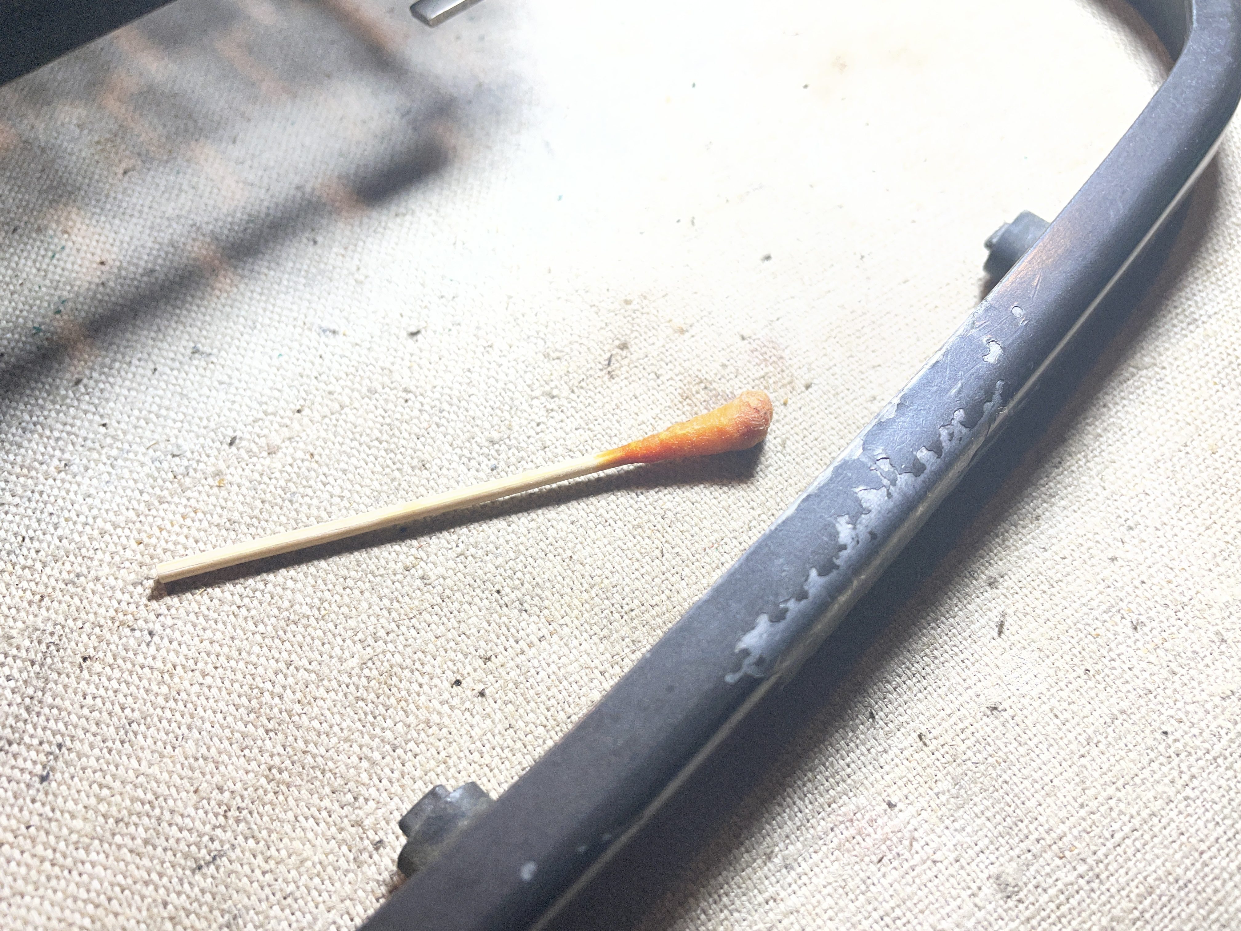 lead negative on chin piece of 1949 Remington All-New Portable