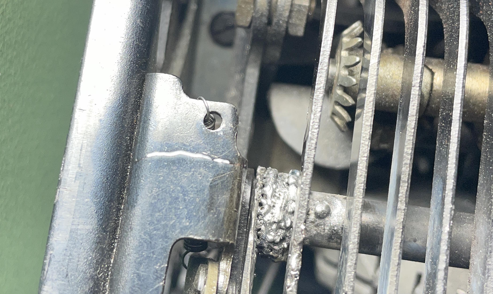 welding shifting rod 1957 Royal Quiet De Luxe typewriter